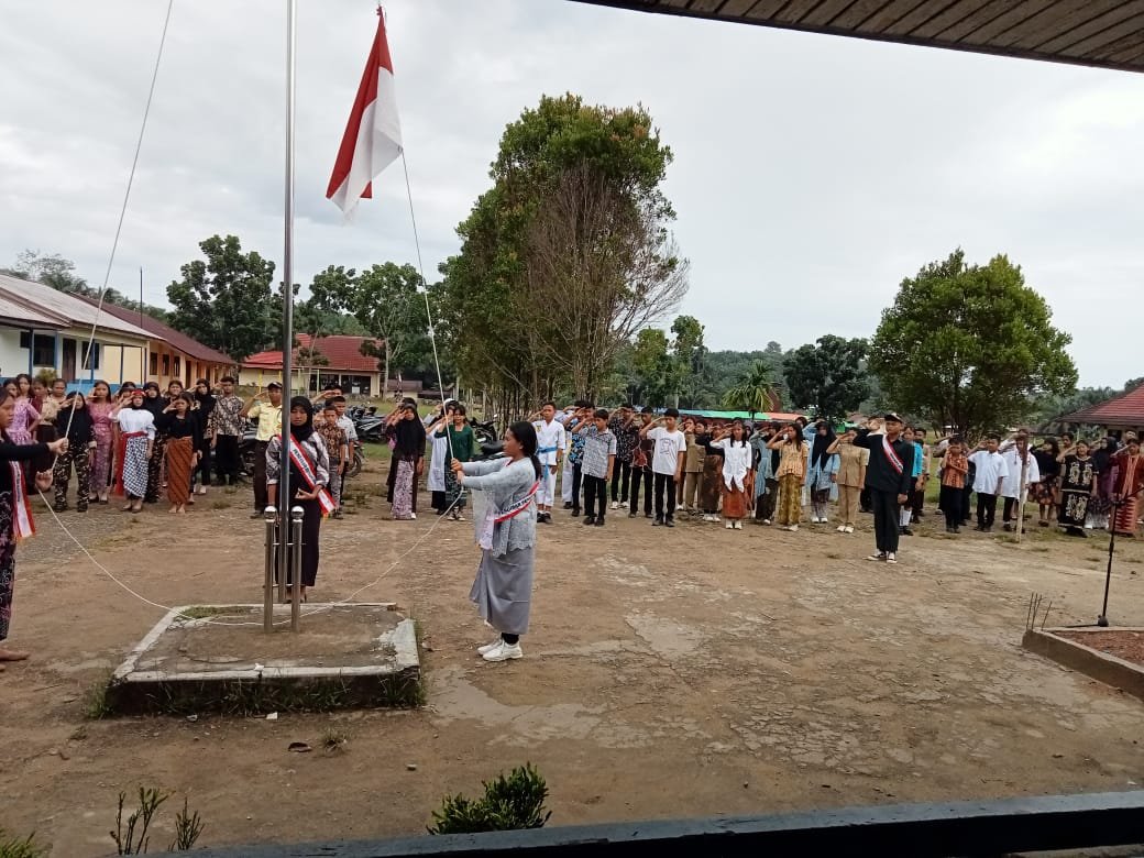 Kegiatan ekstrakurikuler siswa SMP Negeri 2 Ledo